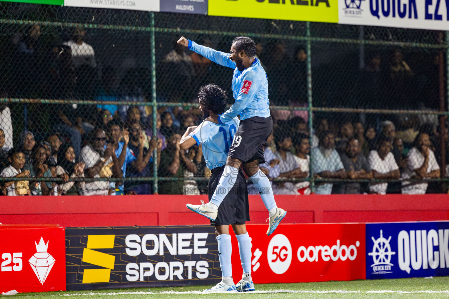 HDh Neykurendhoo vs HDh Nolhivaranfaru in Day 13 of Golden Futsal Challenge 2025 was held on Friday, 17th January 2025, in Hulhumale', Maldives. Photos: Nausham Waheed / images.mv