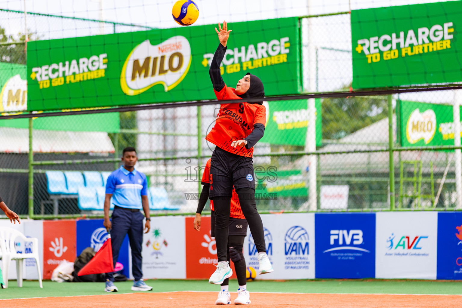 Villigili Z. Jamihyya vs Raajje Volley Club in Semi Finals of Milo National Junior Volleyball Championship 2025 Day 5 was held on Friday, 28th November 2025 at Ekuveni Turf Court Male', Maldives. Photos: Areef Adam / images.mv