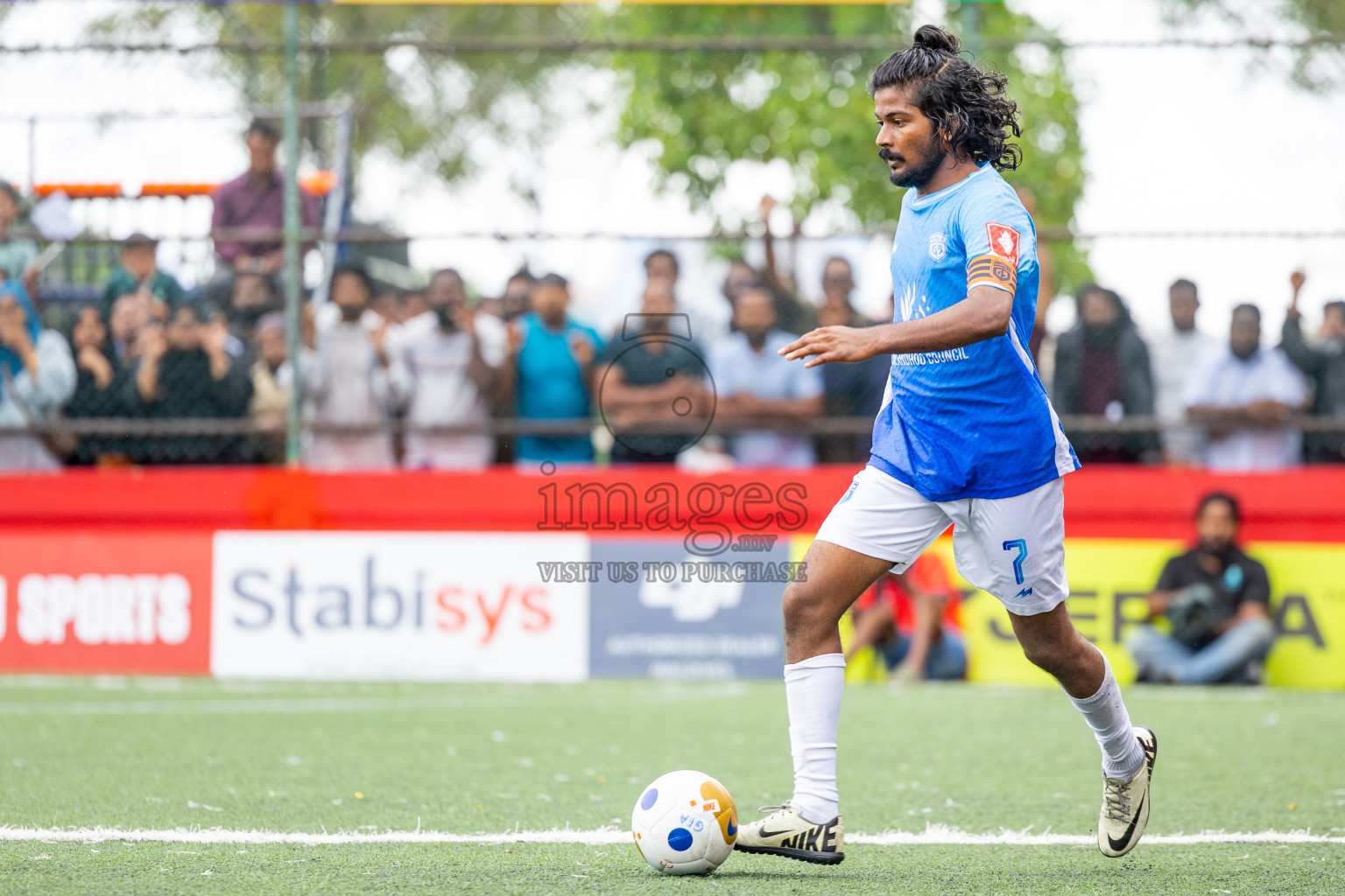 Sh Kanditheemu vs Sh Milandhoo in Day 21 of Golden Futsal Challenge 2025 was held on Saturday , 25th January 2025, in Hulhumale', Maldives.
Photos: Ismail Thoriq / images.mv