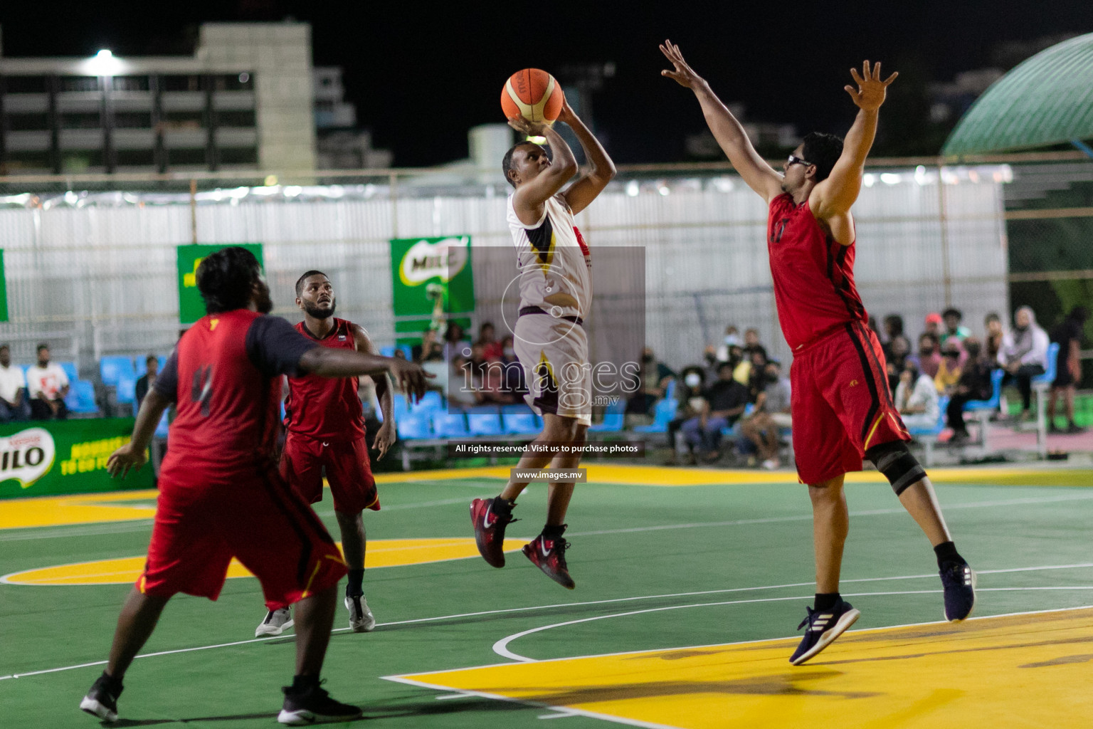 Finals of Weekend League 2021 was held on Monday, 6th December 2021, at Ekuveni Outdoor Basketball court Photos: Ismail Thoriq, Abdulla Abeedh / images.mv