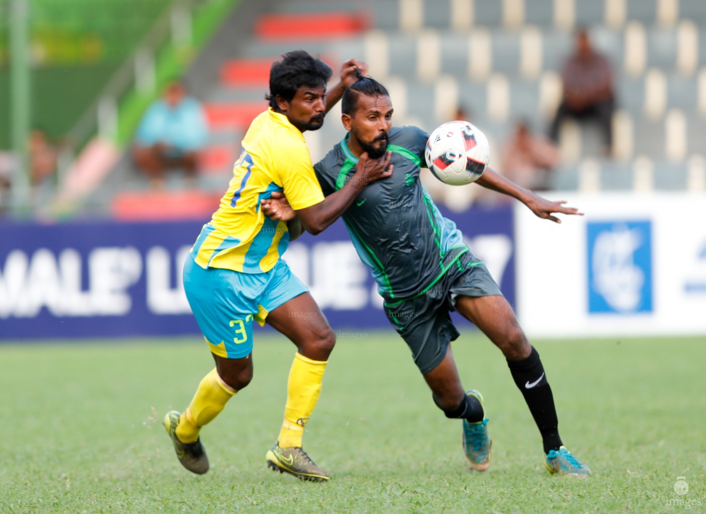 Club Green Street vs Club Valencia in Male' League in Male', Maldives, Sunday, March 05, 2017.(Images.mv Photo/ Mohamed Ahsan).  The match ended in 1 - 1 draw