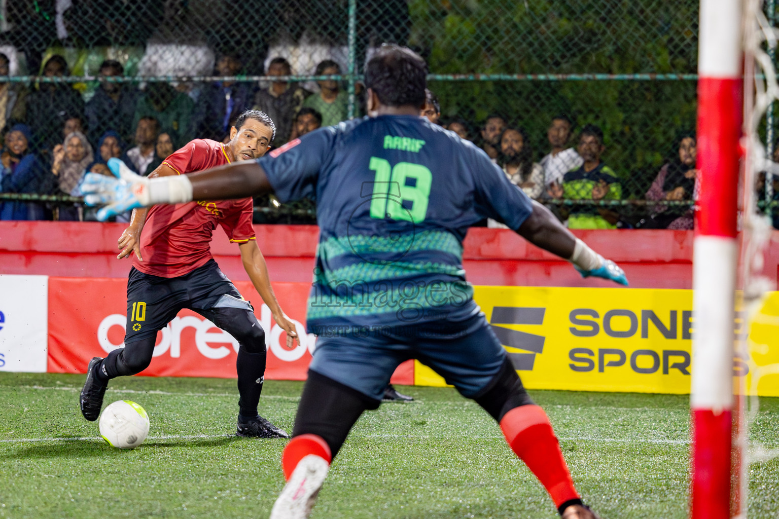 Dh. Kudahuvadhoo VS N. Kendhikulhudhoo in Round of 16 on Day 40 of Golden Futsal Challenge 2024 which was held on Tuesday, 27th February 2024, in Hulhumale', Maldives Photos: Hassan Simah / images.mv