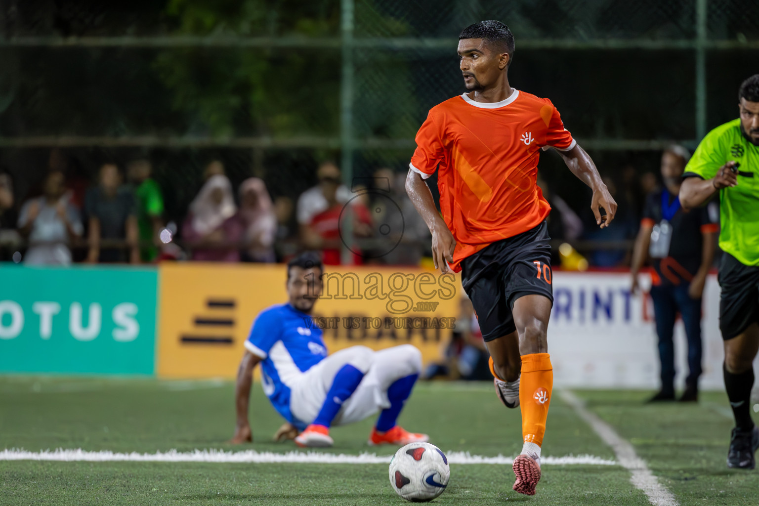 STELCO RC vs Dhiraagu in Club Maldives Cup 2024 held in Rehendi Futsal Ground, Hulhumale', Maldives on Wednesday, 2nd October 2024.
Photos: Ismail Thoriq / images.mv