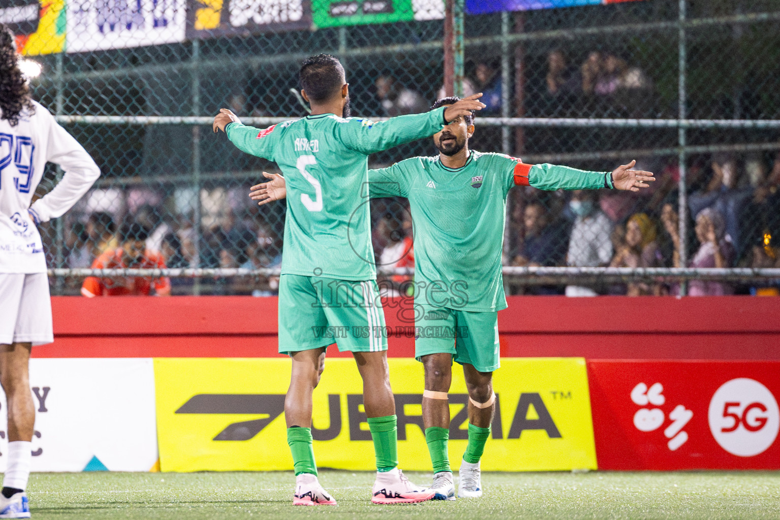 GA Dhaandhoo vs GA Gemanafushi in Day 14 of Golden Futsal Challenge 2025 was held on Saturday, 18th January 2025, in Hulhumale', Maldives. Photos: Ismail Thoriq / images.mv