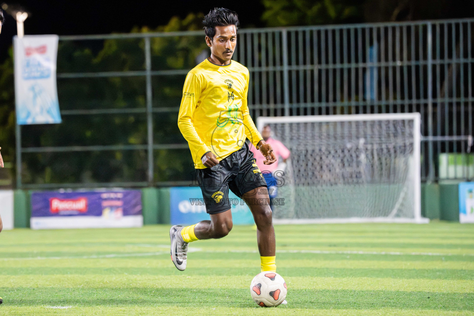 Foemathi JR VS Kanmathi SC in Day 3 - Fonadhoo Youth Futsal Challenge 2025 held in Fonadhoo Futsal Stadium, L. Fonadhoo, Maldives on Tuesdat, 28th October 2025 Photos: Arif Rasheed / images.mv
