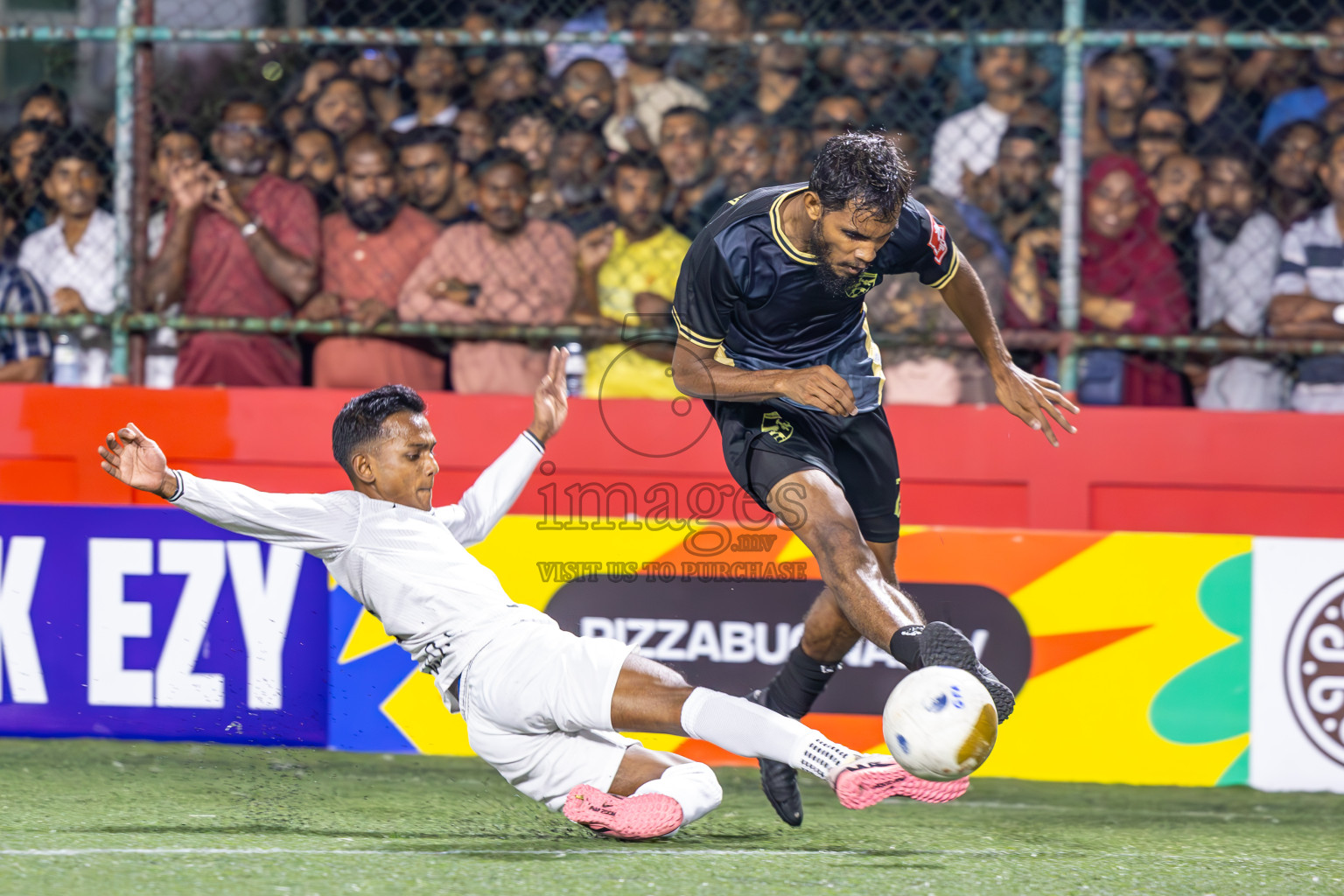 R Dhuvaafaru vs R Inguraidhoo in Raa Atoll Final in Day 24 of Golden Futsal Challenge 2025 was held on Tuesday , 28th January 2025, in Hulhumale', Maldives. Photos: Ismail Thoriq / images.mv