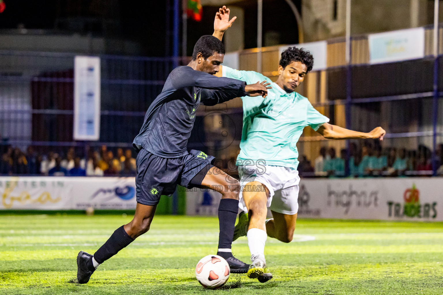Dhonfan vs Fehendhoo in Day 1 of Better in Baa Futsal Fiesta 2025 Man's division held in B. Eydhafushi, Maldives on Wednesday, 5th November 2025. Photos: Nausham Waheed / images.mv