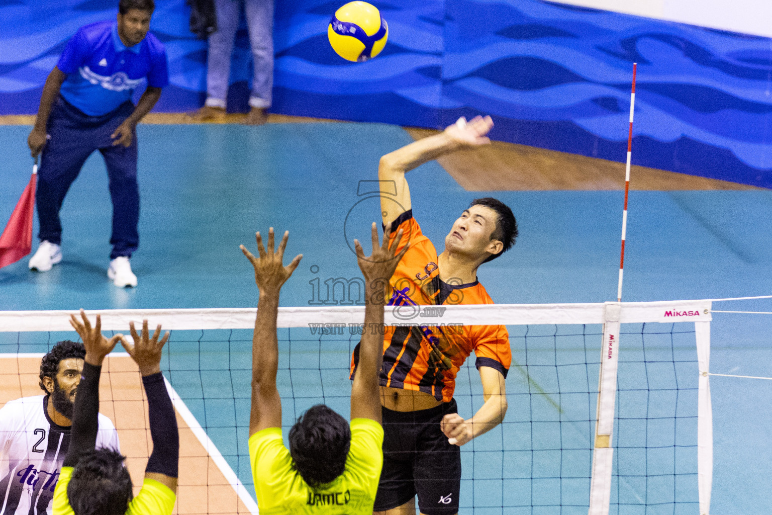 Final of Men's Division of Volleyball Association Cup 2023 held in Male', Maldives on Tuesday, 26th December 2023 at Social Center Indoor Hall Photos By: Nausham Waheed /images.mv