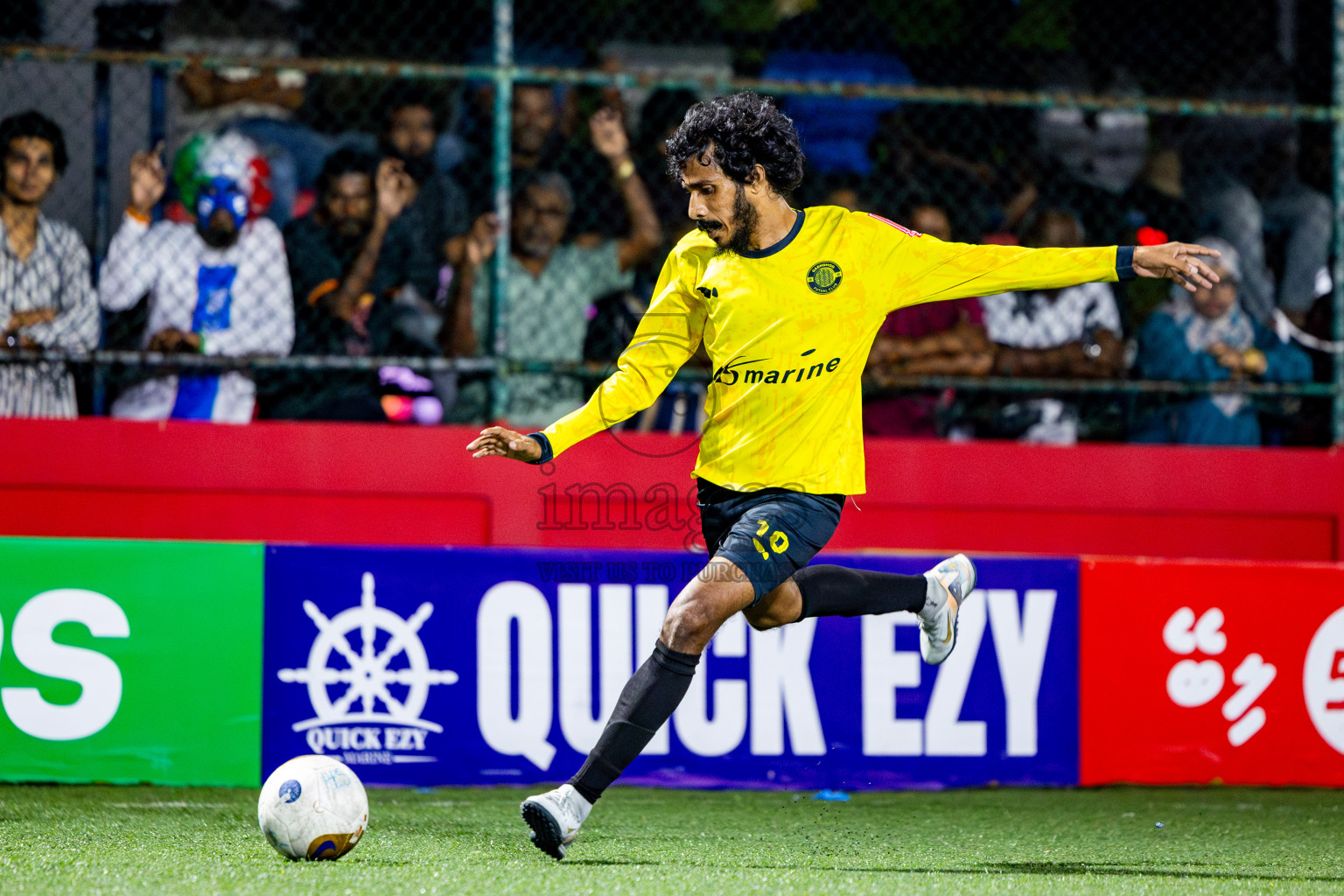 Gdh Gadhdhoo vs S Hithadhoo in zone round Day 30 of Golden Futsal Challenge 2025 was held on Monday , 3rd February 2025, in Hulhumale', Maldives. Photos: Nausham Waheed / images.mv