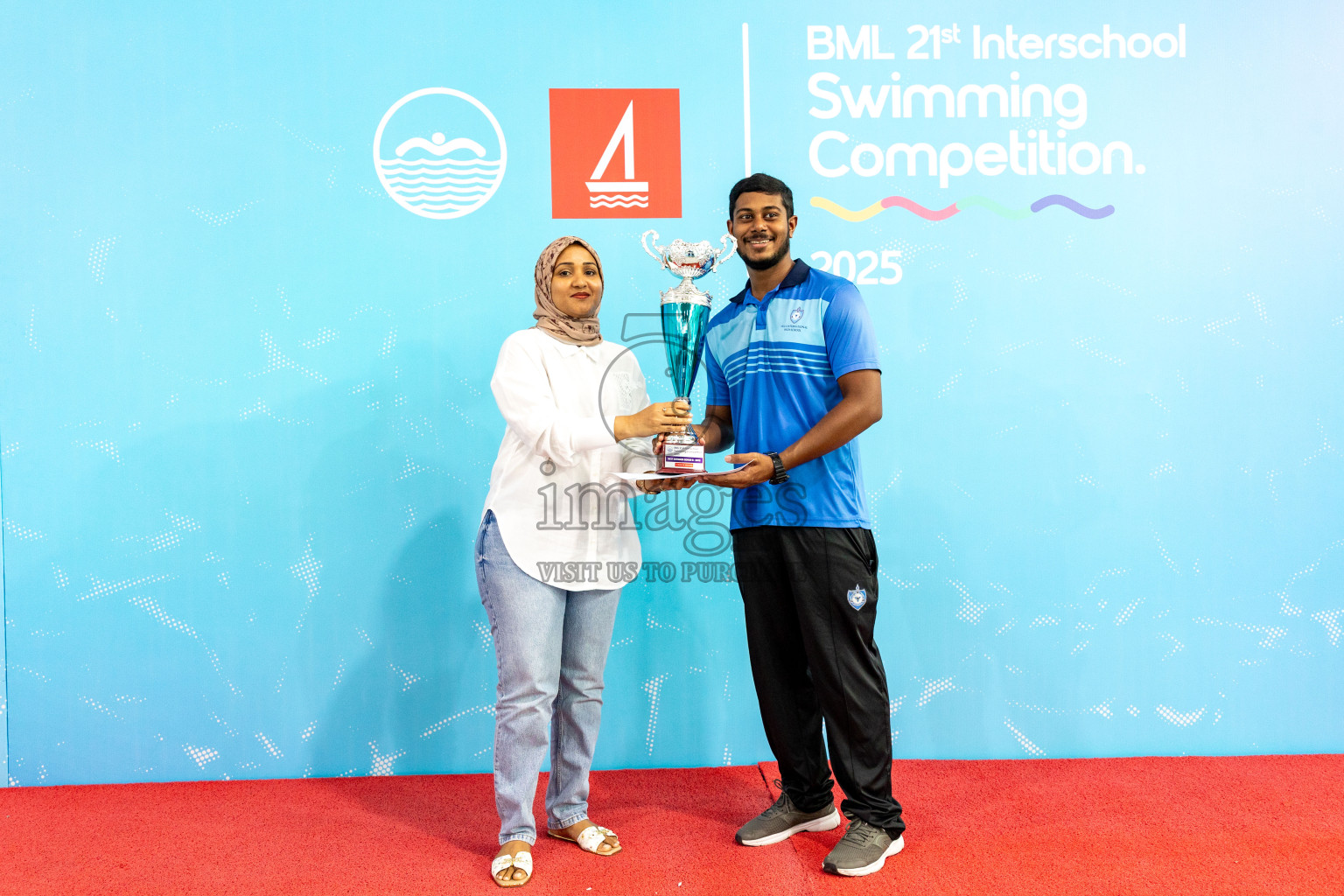 Closing Ceremony of BML 21st Interschool Swimming Competition 2025 .was held in Hulhumale' Swimming Pool, Hulhumale', Maldives on Saturday, 18th October 2025. 
Photos: Hassan Simah / images.mv