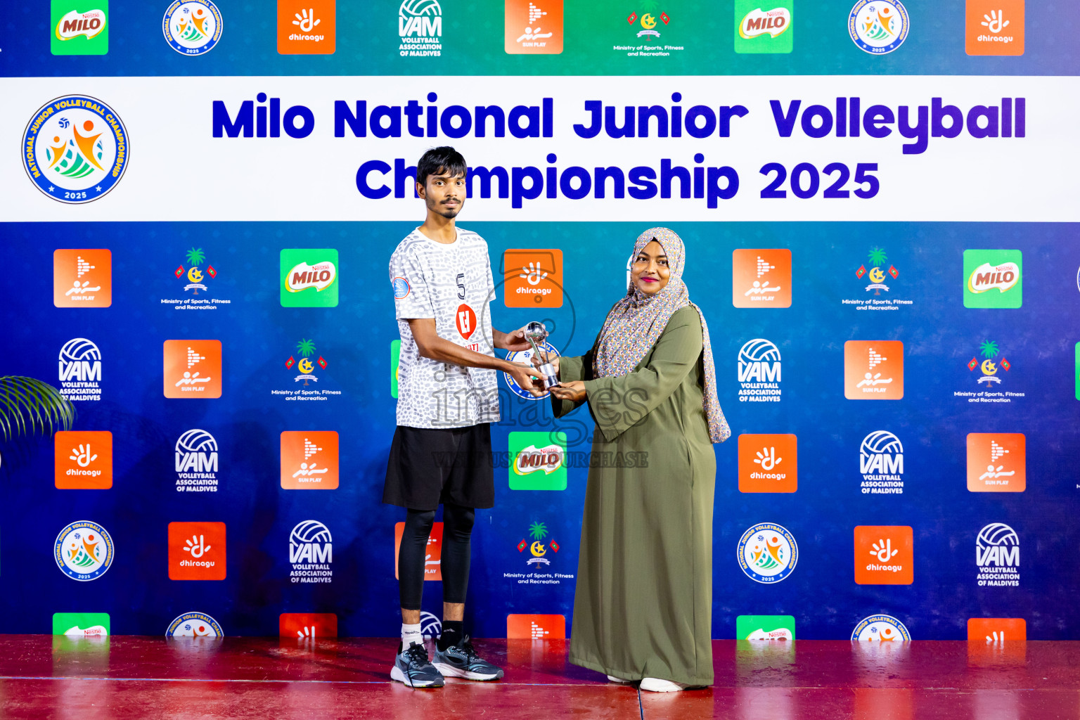 Maathoda Sports Club vs Sports Club City in the Finals of Milo National Junior Volleyball Championship 2025 Men's Division was held on Sunday, 30th November 2025 at Ekuveni Turf Court Male', Maldives. Photos: Nausham Waheed / images.mv