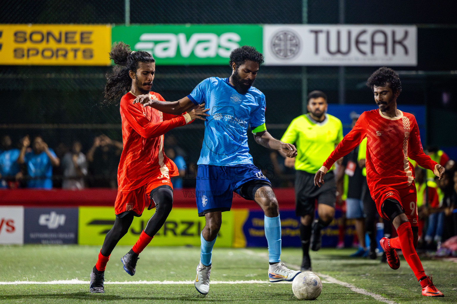 M Dhiggaru vs M Muli in Day 21 of Golden Futsal Challenge 2025 was held on Saturday , 25th January 2025, in Hulhumale', Maldives. Photos: Nausham Waheed / images.mv
