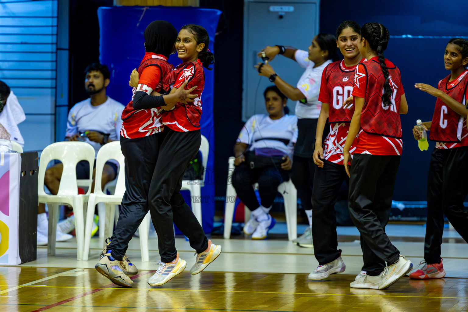 Iskandhar School vs Ghiyasuddin International School in the U15 Finals of Inter-school Netball Tournament held in Social Center at Male', Maldives on Monday, 26th August 2024. Photos: Hassan Simah / images.mv