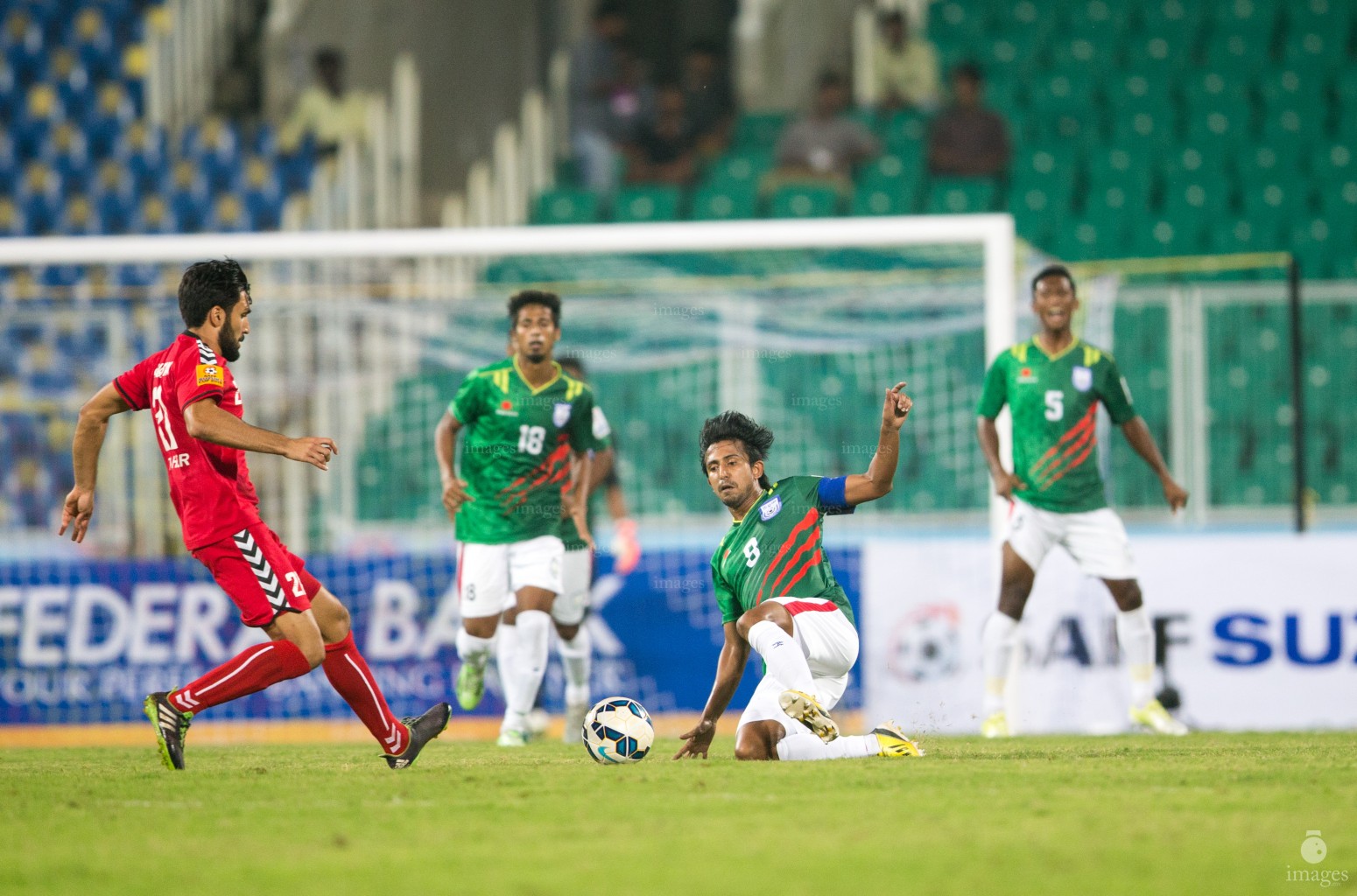 Afghanistan vs Bangladesh in SAFF Suzuki Cup in Thiruvananthapuram, India, Wednesday, December. 24, 2015.  (Images.mv Photo/ Hussain Sinan).