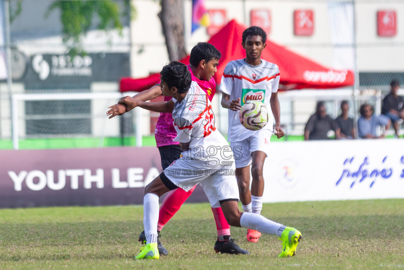 United Victory vs TC Sports Club in Day 7 of Dhivehi Youth League 2024 held at Henveiru Stadium on Sunday, 1st December 2024. Photos: Shuu Abdul Sattar, / Images.mv