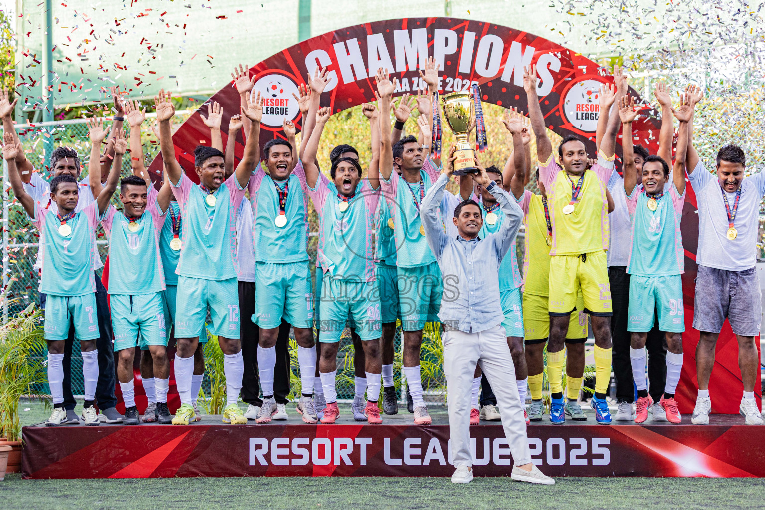 Resort League 2025 Raa Zone - Final Match
Joali vs kothaifaru in Resort League 2025 (Raa Zone) was held on Thursday, 21th august 2025 in JOALI Maldives Resort, Raa Atoll, Maldives. Photos: Areef Adam / images.mv