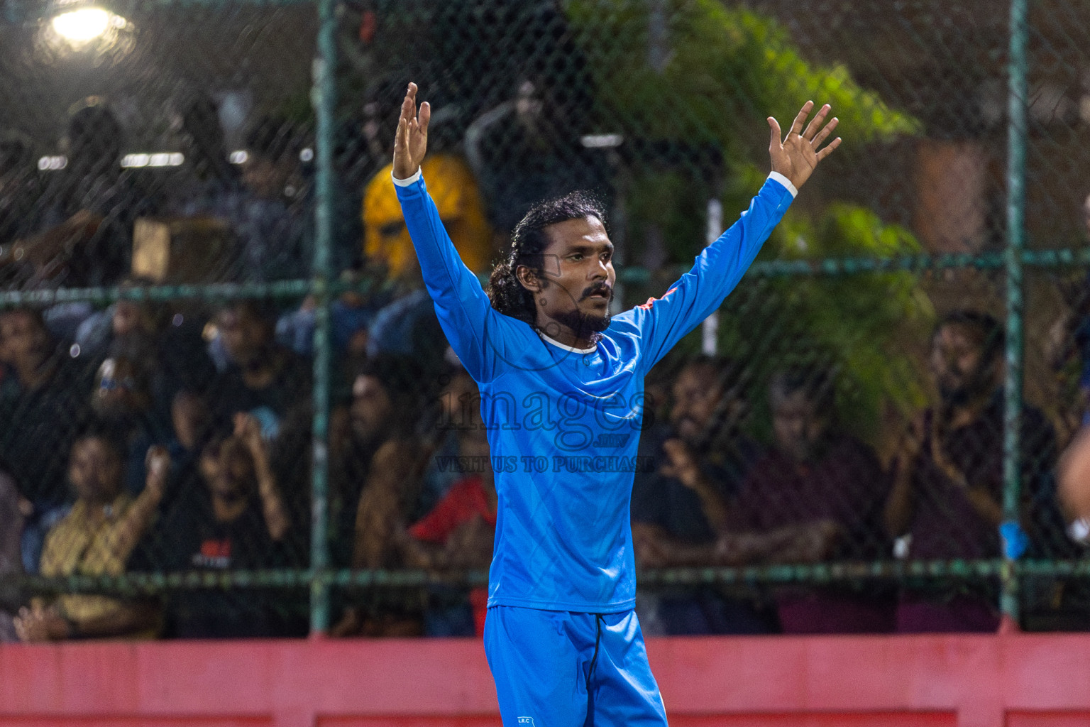 R Alifushi vs R Maduvvari in Day 8 of Golden Futsal Challenge 2024 was held on Monday, 22nd January 2024, in Hulhumale', Maldives Photos: Mohamed Mahfooz Moosa / images.mv