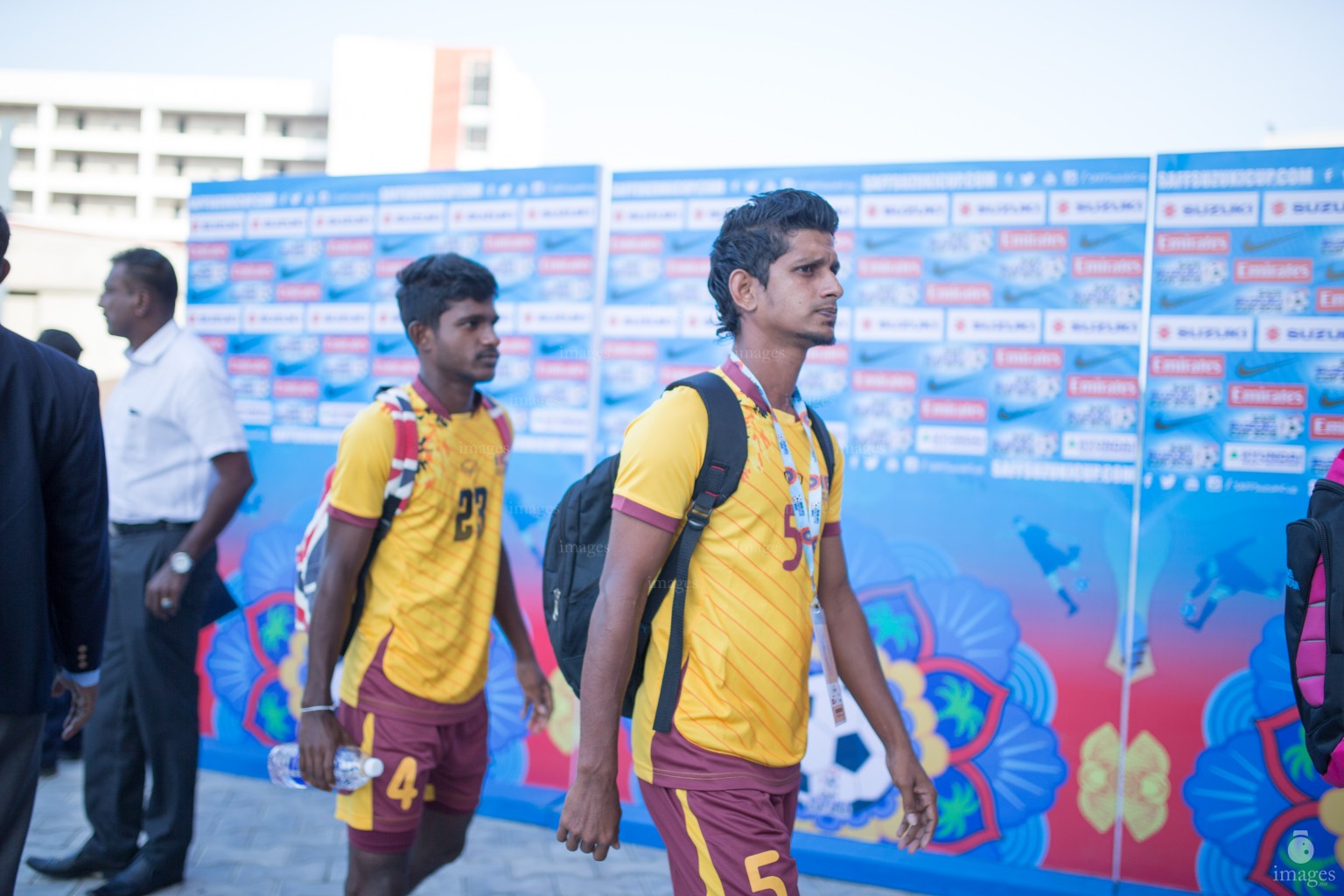 Players of Sri Lanka and Nepal arrives for the opening match of SAFF Suzuki Cup in Thiruvananthapuram, India, Wednesday, December. 23, 2015.  (Images.mv Photo/ Hussain Sinan).