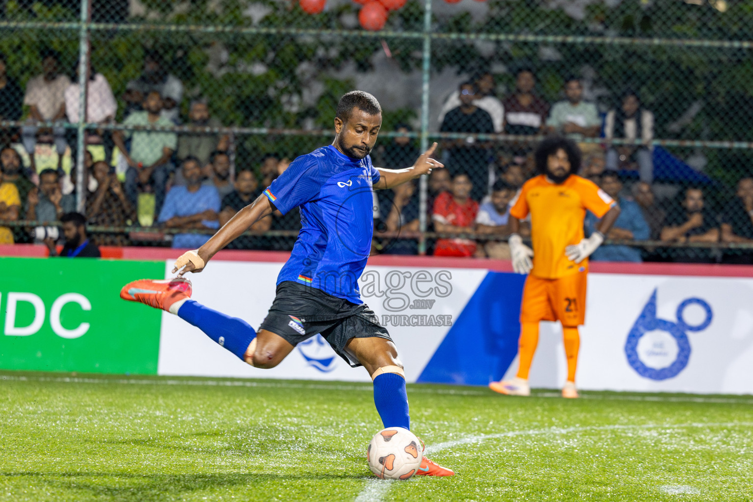 Fenaka vs Police Club in Day 14 of Club Maldives Cup 2025 was held in Rehendhi Futsal Ground, Hulhumale', Maldives on Tuesday, 14th October 2025. Photos: Ismail Thoriq / images.mv