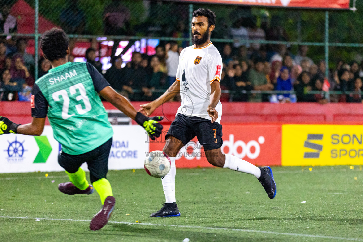 Th. Omadhoo vs Th. Hirilandhoo in Thaa Atoll Semi Final in Day 23 of Golden Futsal Challenge 2024 was held on Tuesday , 6th February 2024 in Hulhumale', Maldives 
Photos: Hassan Simah / images.mv