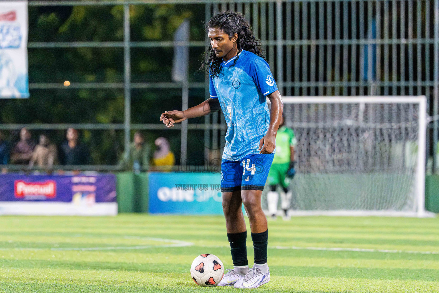 Goalhians VS Foemathi in Day 4 - Fonadhoo Youth Futsal Challenge 2025 held in Fonadhoo Futsal Stadium, L. Fonadhoo, Maldives on Wednesday, 29th October 2025 Photos: Arif Rasheed / images.mv