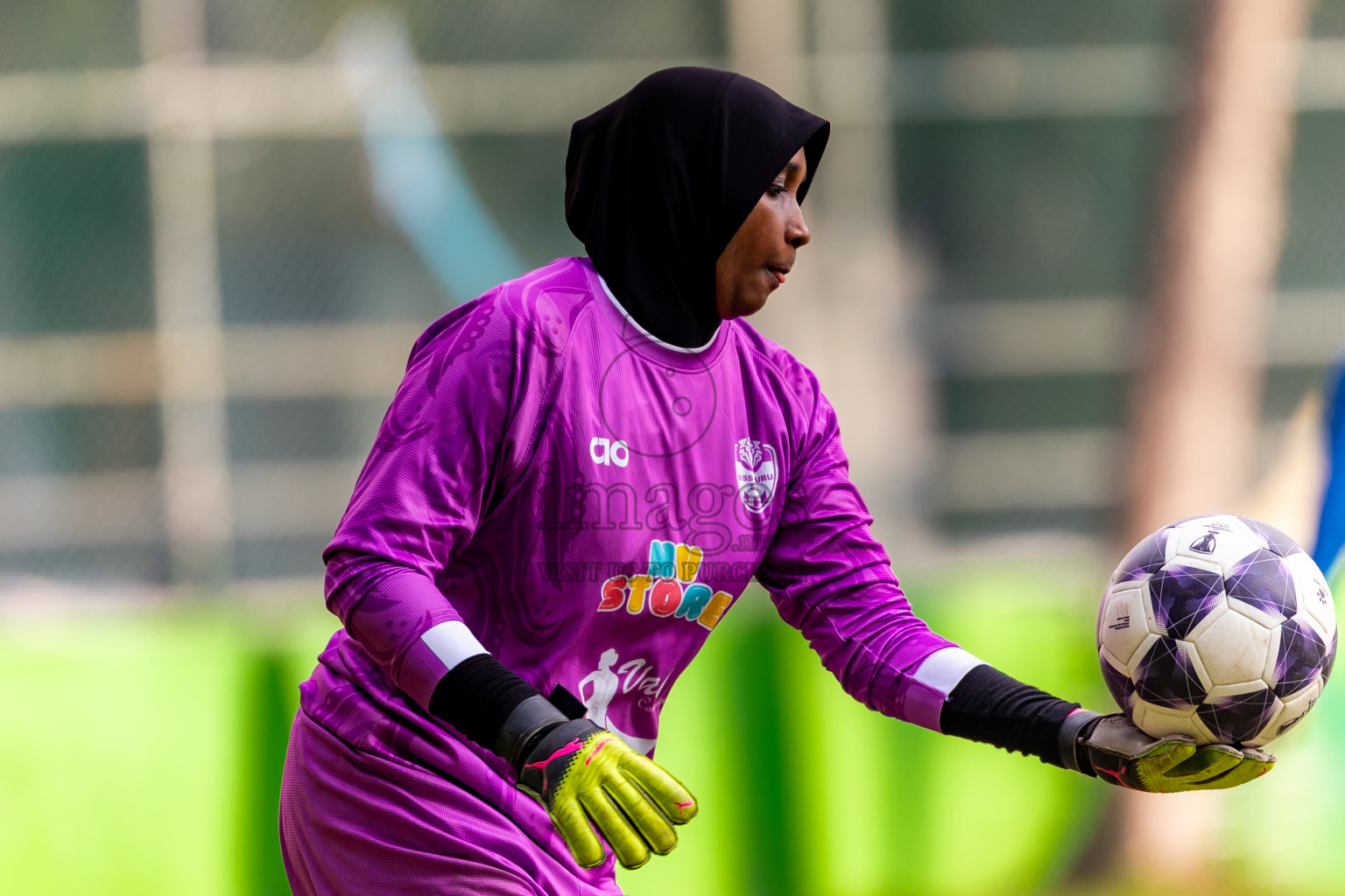 Biss Buru Sports Club vs Odi Sports Club in FAM Women’s League 2025 held in Henveiru Football ground, Male', Maldives on Wednesday, 10th December 2025. Photos: Nausham Waheed / Images.mv