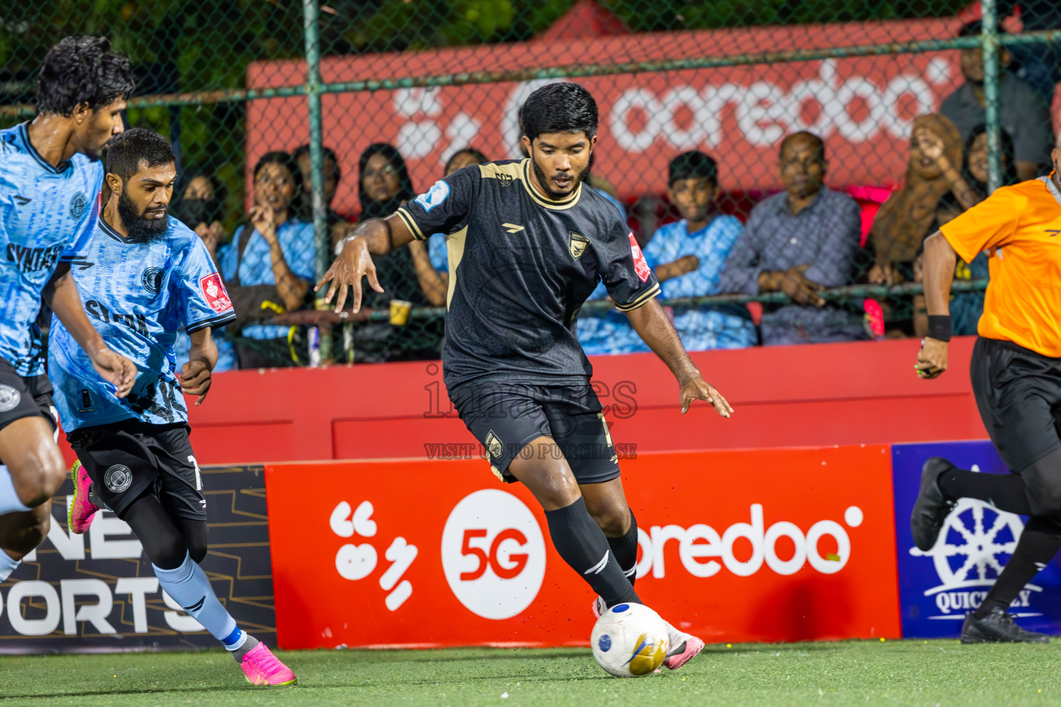 HA Dhidhdhoo vs HDh Neykurendhoo in Zone Round on Day 31 of Golden Futsal Challenge 2025 was held on Tuesday, 4th February 2025, in Hulhumale', Maldives.
Photos: Ismail Thoriq / images.mv