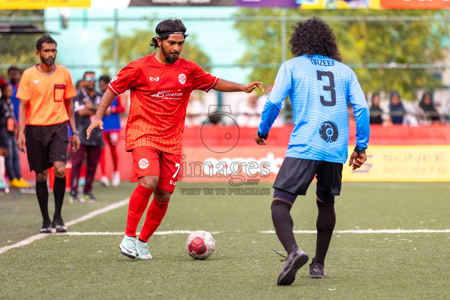 GDh. Gadhdhoo  VS  GDh. Hoandedhdhoo in Day 12 of Golden Futsal Challenge 2024 was held on Friday, 26th January 2024, in Hulhumale', Maldives 
Photos: Hassan Simah / images.mv