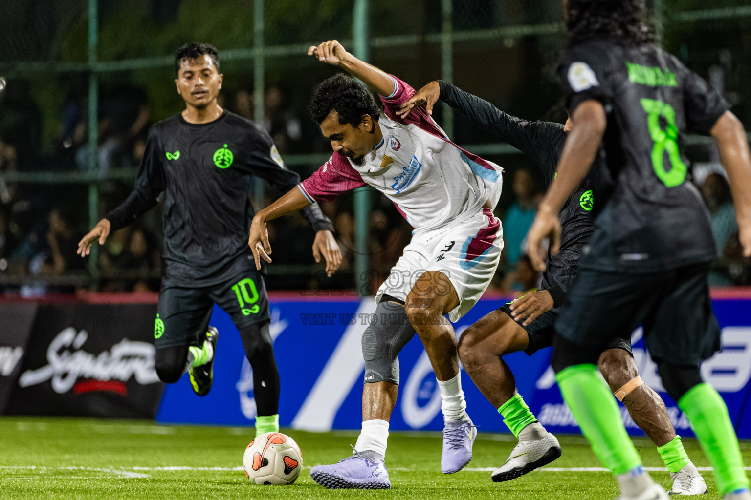 Kulhivaru Vuzara Club vs RRC in Kings Cup of Club Maldives Cup 2025 held in Rehendi Futsal Ground, Hulhumale', Maldives on Monday, 1st September 2025. Photos: Areef, Yasna / images.mv