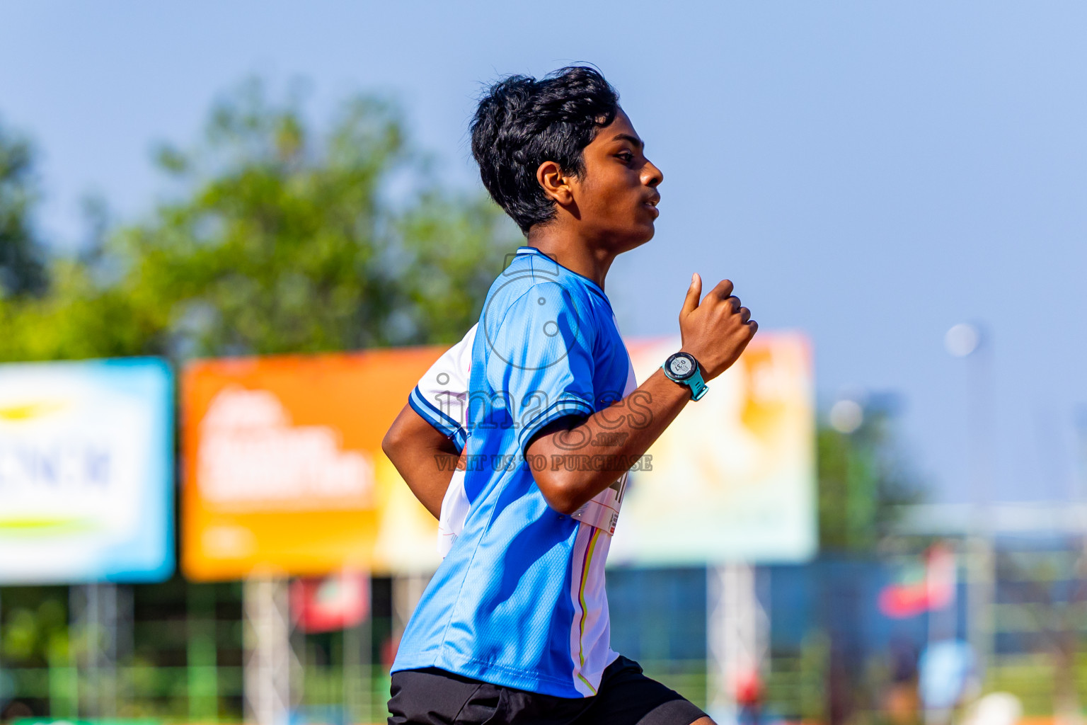 Day 3 of Inter-school Athletics Championship 2025 held in Ekuveni Synthetic Track, Male', Maldives on Wednesday, 08th October 2025. Photos by: Nausham Waheed / Images.mv