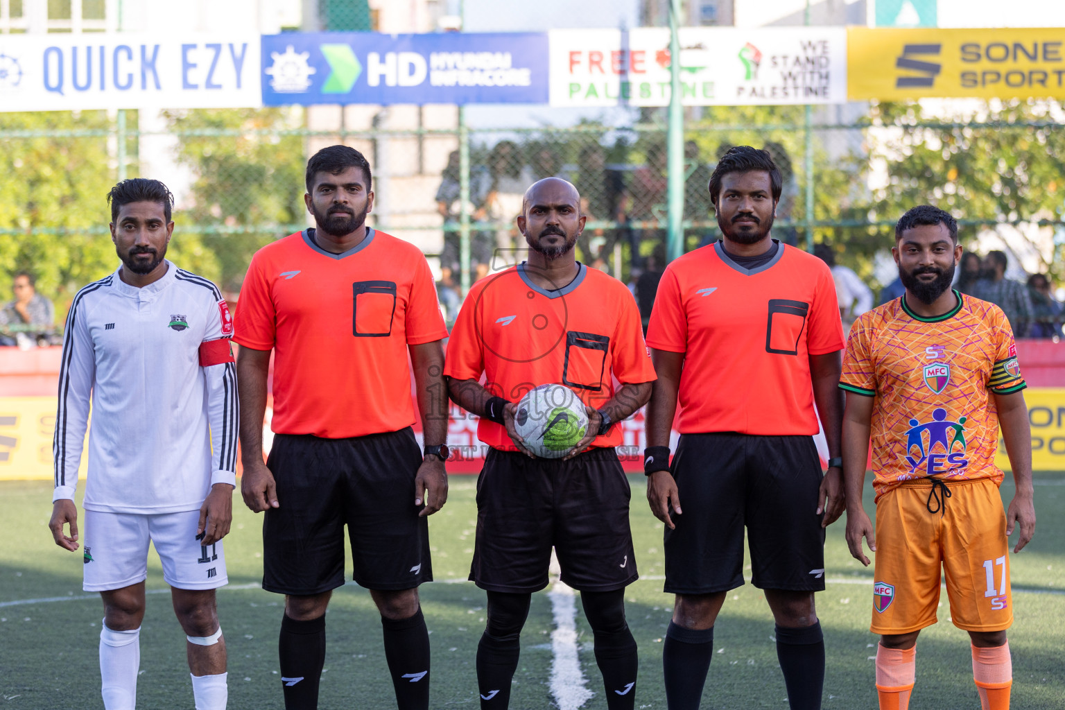 R Maduvvari vs R Dhuvaafaru in Day 5 of Golden Futsal Challenge 2024 was held on Friday, 19th January 2024, in Hulhumale', Maldives Photos: Mohamed Mahfooz Moosa / images.mv