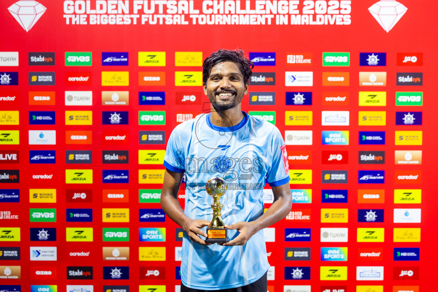 HDh Neykurendhoo vs HDh Nolhivaranfaru in Day 13 of Golden Futsal Challenge 2025 was held on Friday, 17th January 2025, in Hulhumale', Maldives. Photos: Nausham Waheed / images.mv