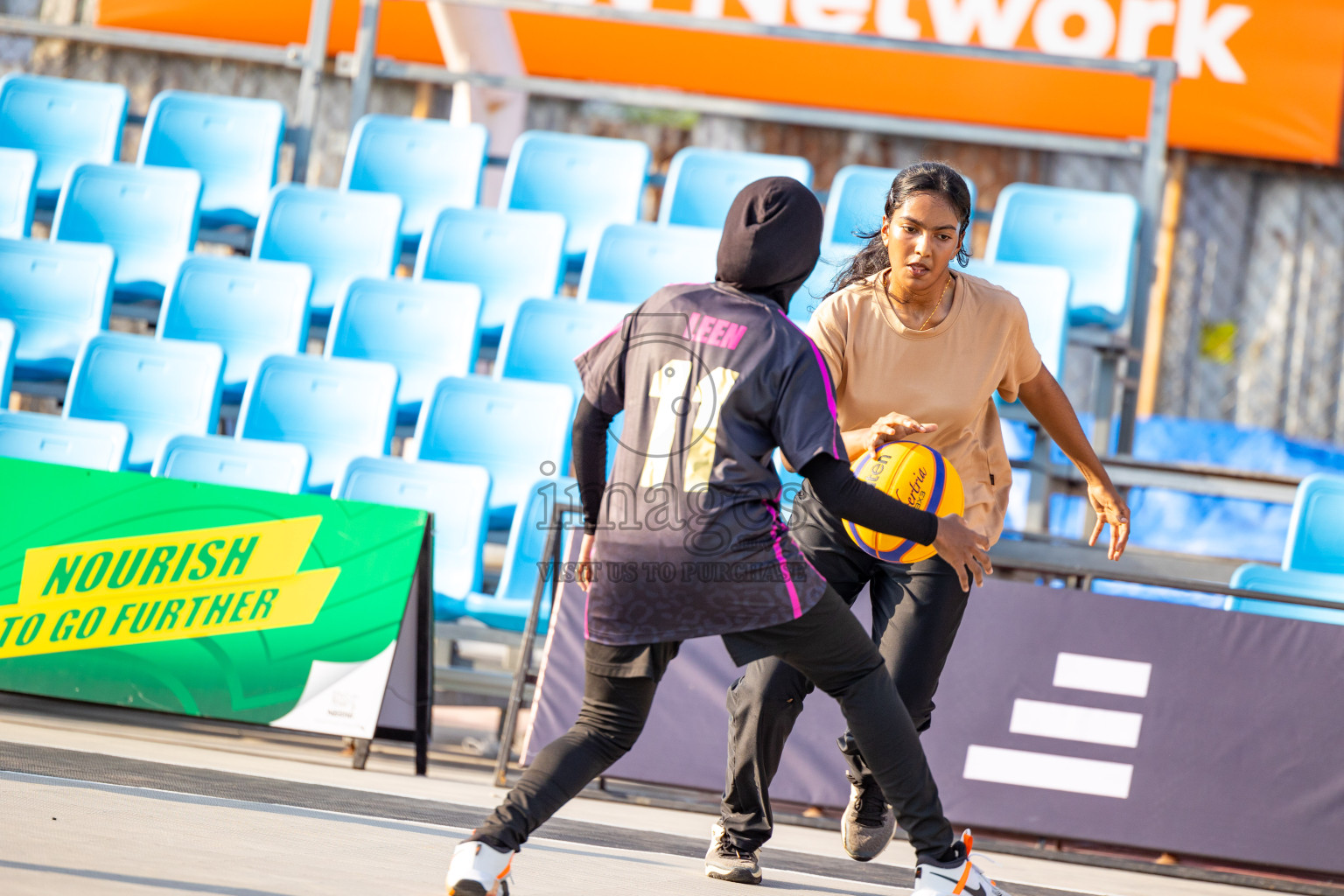 Day 2 of MILO Ramadan 3x3 Challenge 2024 was held in Ekuveni Outdoor Basketball Court at Male', Maldives on Wednesday, 13th March 2024.
Photos: Ismail Thoriq / images.mv