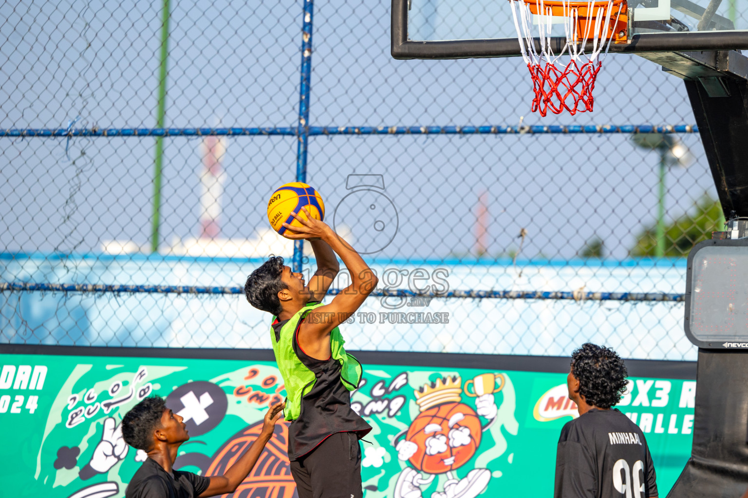 Day 2 of MILO Ramadan 3x3 Challenge 2024 was held in Ekuveni Outdoor Basketball Court at Male', Maldives on Wednesday, 13th March 2024.
Photos: Ismail Thoriq / images.mv