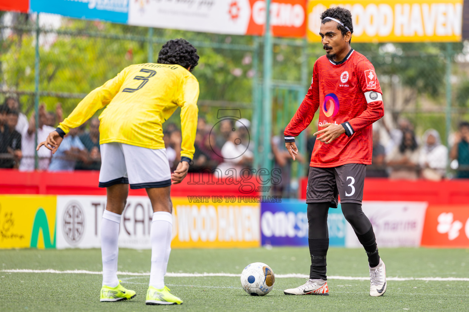 GDh Madaveli VS GDh Gadhdhoo in Atoll Round Semi-Final on Day 20 of Golden Futsal Challenge 2025 was held on Friday, 24th January 2025, in Hulhumale', Maldives.
Photos: Ismail Thoriq / images.mv