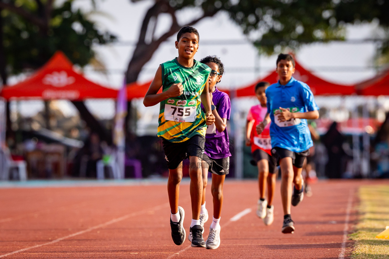 Day 3 of Inter-school Athletics Championship 2025 held in Ekuveni Synthetic Track, Male', Maldives on Wednesday, 08th October 2025. Photos by: Nausham Waheed / Images.mv