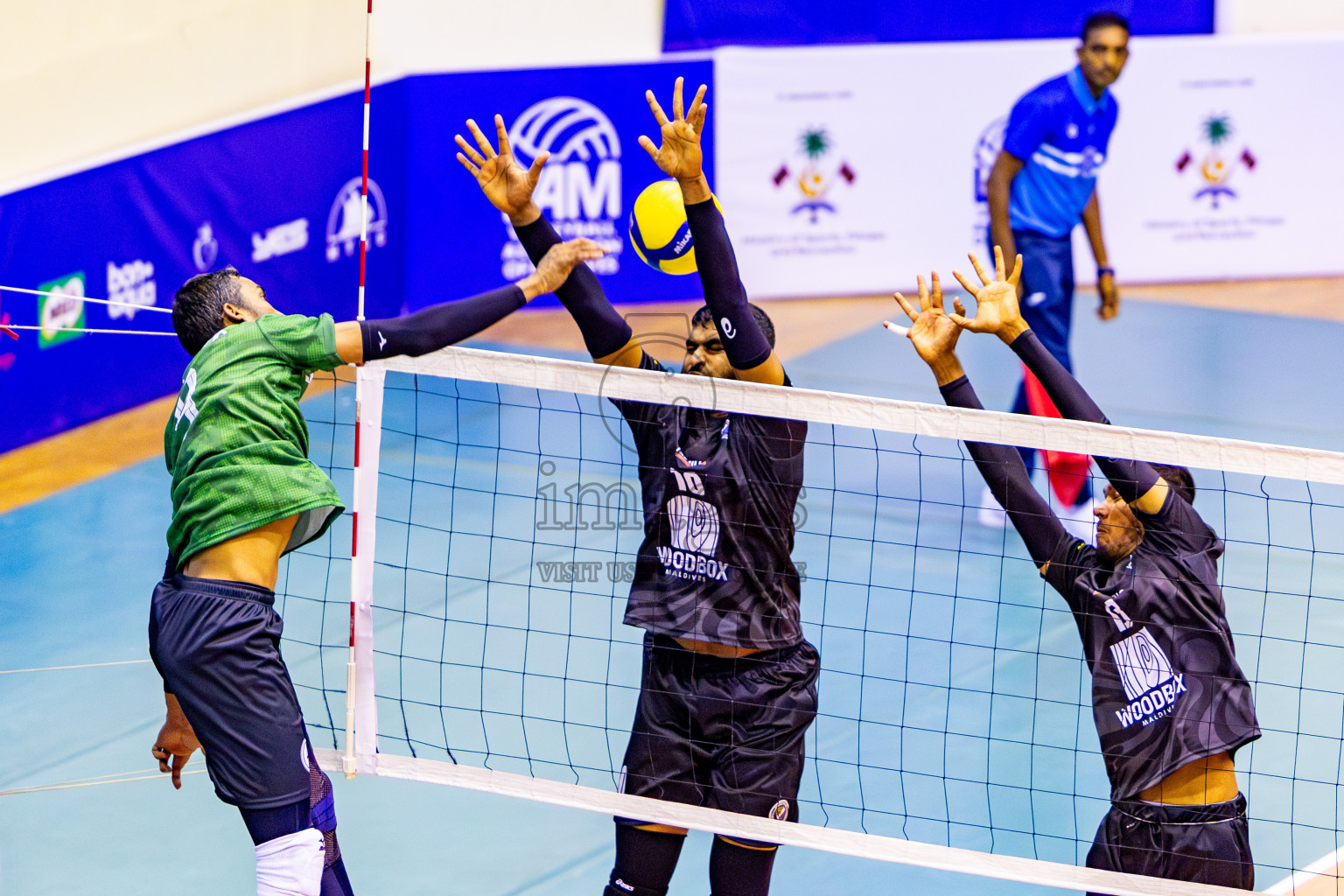 HDC vs DSC in Day 2 of MILO VAM Cup 2024 Men's Division was held in Social Center Indoor Hall on Tuesday, 29th October 2024. Photos: Nausham Waheed / images.mv