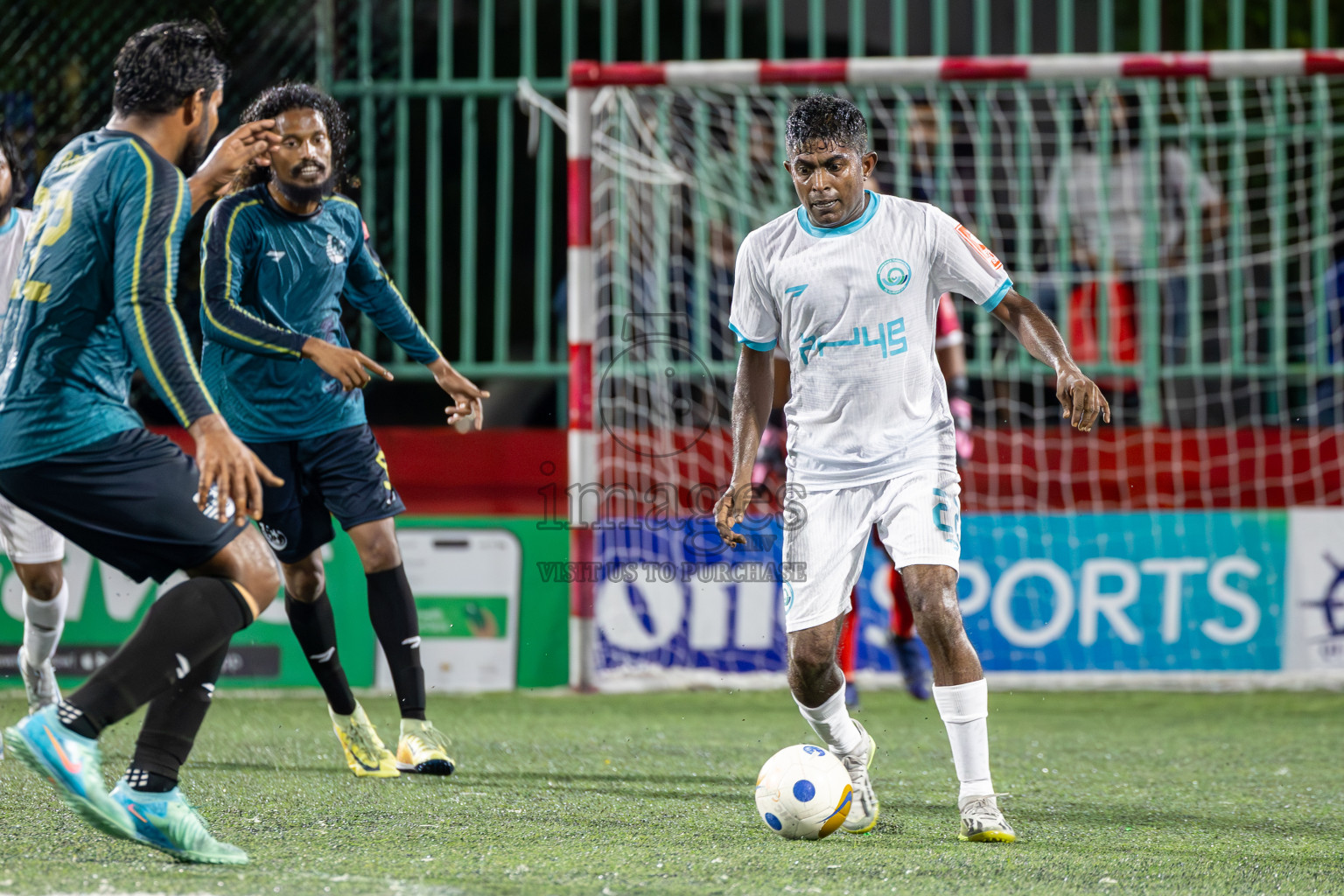 K Thulusdhoo vs K Gulhi in Day 10 of Golden Futsal Challenge 2025 was held on Tuesday, 14th January 2025, in Hulhumale', Maldives Photos: Ismail Thoriq / images.mv