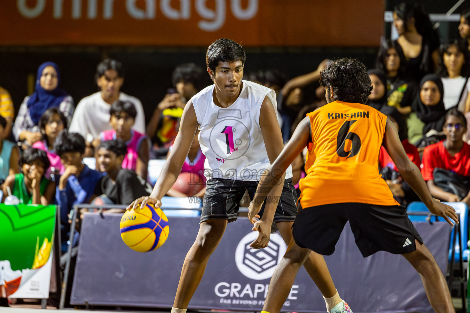 Day 4 of MILO Ramadan 3x3 Challenge 2024 was held in Ekuveni Outdoor Basketball Court at Male', Maldives on Friday, 15th March 2024.
Photos: Mohamed Mahfooz Moosa / images.mv