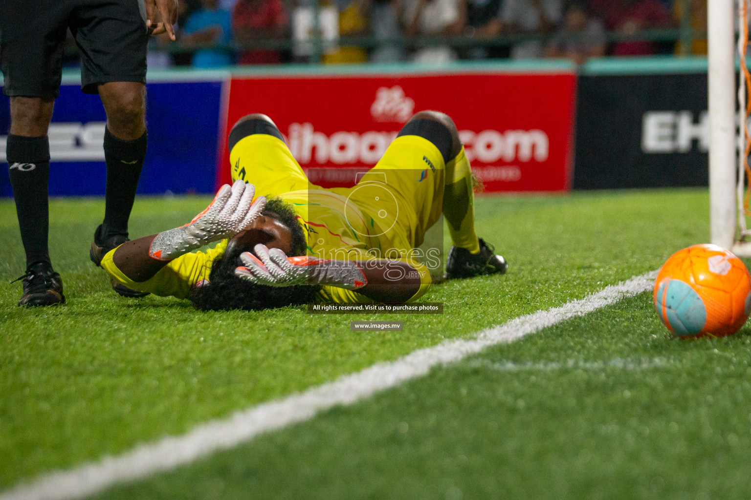 STO RC Vs Team Fenaka in the Quarter Finals of Club Maldives 2021 held in Hulhumale, Maldives on 13 December 2021. Photos: Nasam Thaufeeq