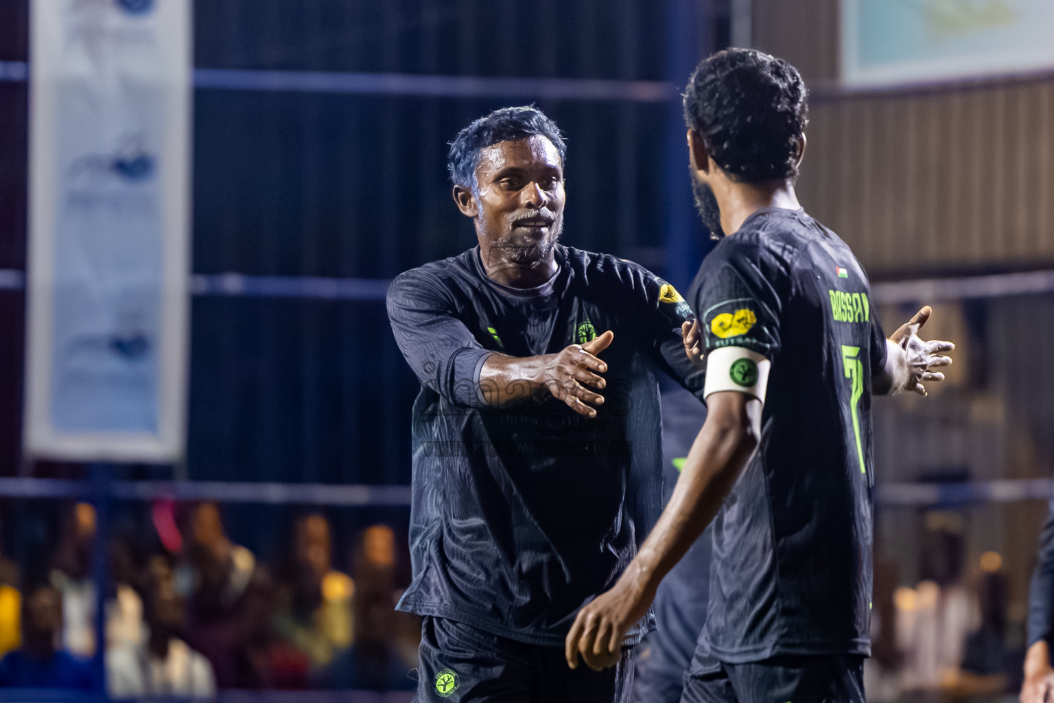 Dhonfan vs Fehendhoo in Day 1 of Better in Baa Futsal Fiesta 2025 Man's division held in B. Eydhafushi, Maldives on Wednesday, 5th November 2025. Photos: Nausham Waheed / images.mv