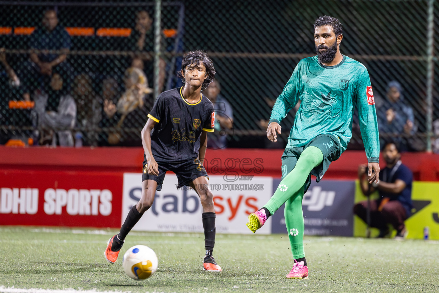 HDh Nolhivaranfaru vs HDh Hanimaadhoo in Day 9 of Golden Futsal Challenge 2025 was held on Monday, 13th January 2025, in Hulhumale', Maldives
Photos: Ismail Thoriq / images.mv