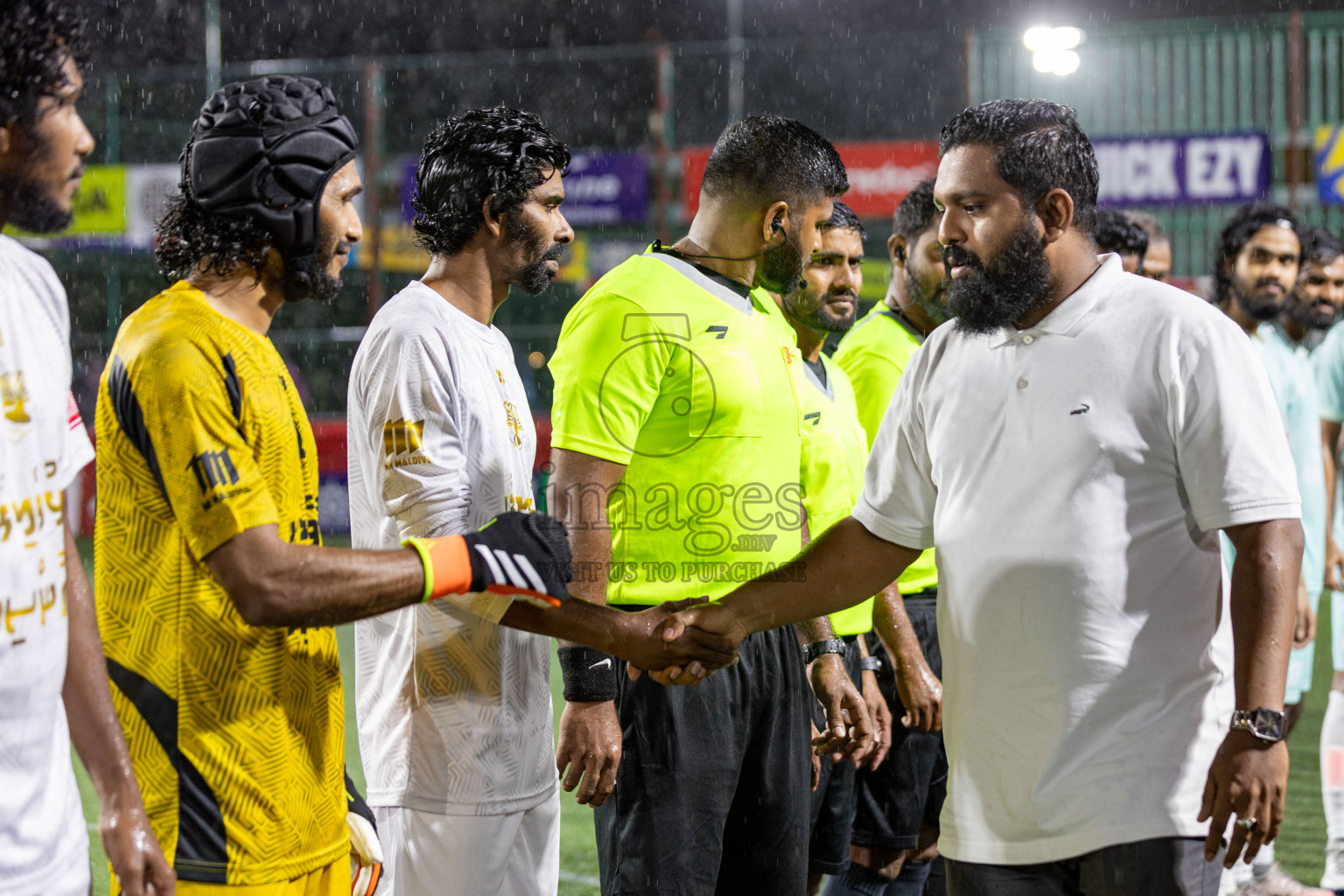 Lh. Hinnavaru VS Lh. Olhuvelifushi on Day 22 of Golden Futsal Challenge 2025 was held on Sunday, 26 January 2025, in Hulhumale', Maldives. 
Photos: Hassan Simah / images.mv