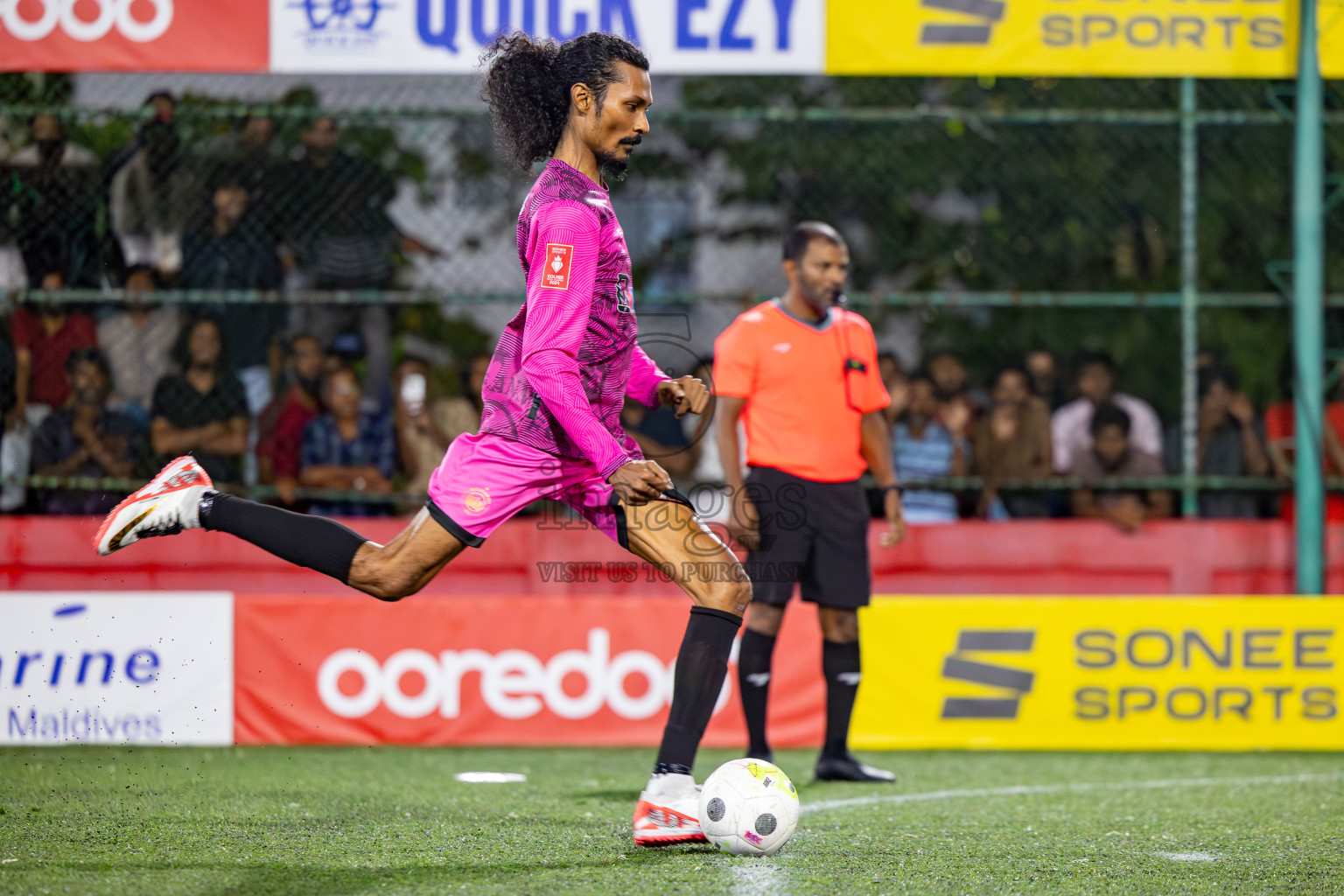 Maafannu VS B. Eydhafushi in Round of 16 on Day 40 of Golden Futsal Challenge 2024 which was held on Tuesday, 27th February 2024, in Hulhumale', Maldives Photos: Hassan Simah / images.mv