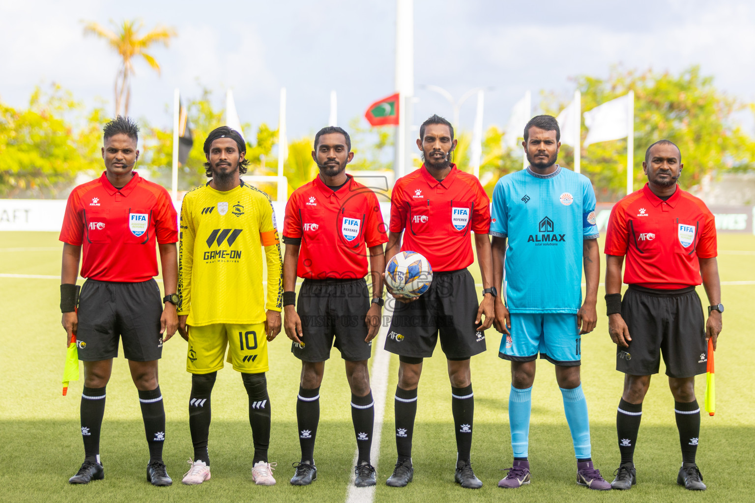 Vela Sports Club vs Irumathi FC in Day 1 of Eydhafushi Cup 2025 held in Eydhafushi Football Stadium at B. Eydhafushi, Maldives on Friday, 5th September 2025. Photos: Mohamed Mahfouz Moosa / images.mv