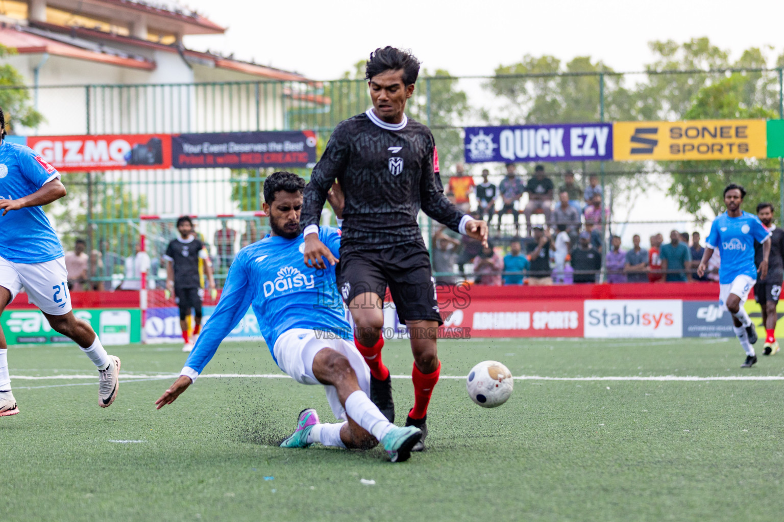 Dh Bandidhoo vs Dh. Maaenboodhoo in Day 13 of Golden Futsal Challenge 2025 was held on Friday, 17th January 2025, in Hulhumale', Maldives Photos: Hassan Simah / images.mv