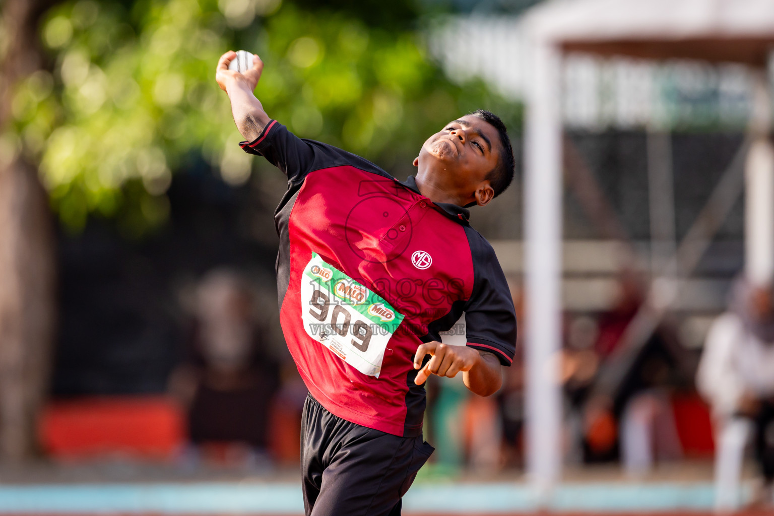 Day 3 of Inter-school Athletics Championship 2025 held in Ekuveni Synthetic Track, Male', Maldives on Wednesday, 08th October 2025. Photos by: Nausham Waheed / Images.mv