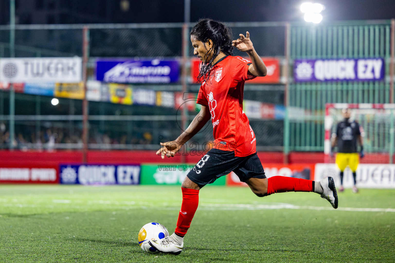 Th Omadhoo vs Th Thimarafushi in Day 18 of Golden Futsal Challenge 2025 was held on Wednesday, 22nd January 2025, in Hulhumale', Maldives. Photos: Nausham Waheed / images.mv