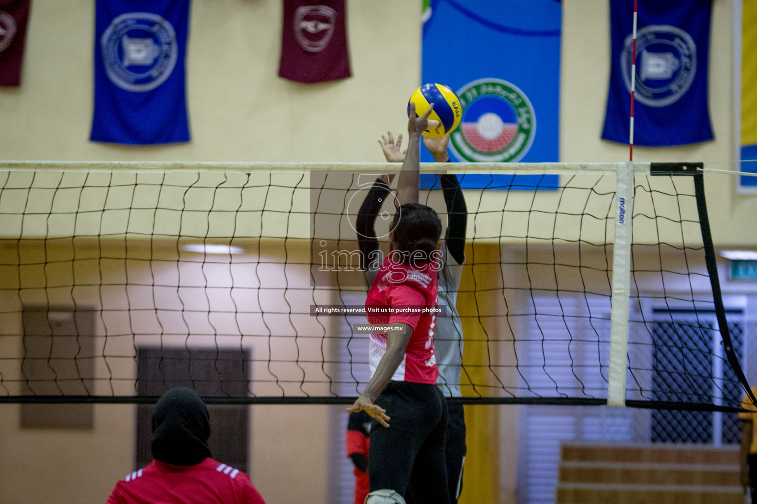 Maldives National University and Cyryx Colllege in the final of Inter College Volleyball Tournament 2019 (Girls division) in Male, Maldives on Saturday, 30th March 2019 Photos: Ismail Thoriq / images.mv
