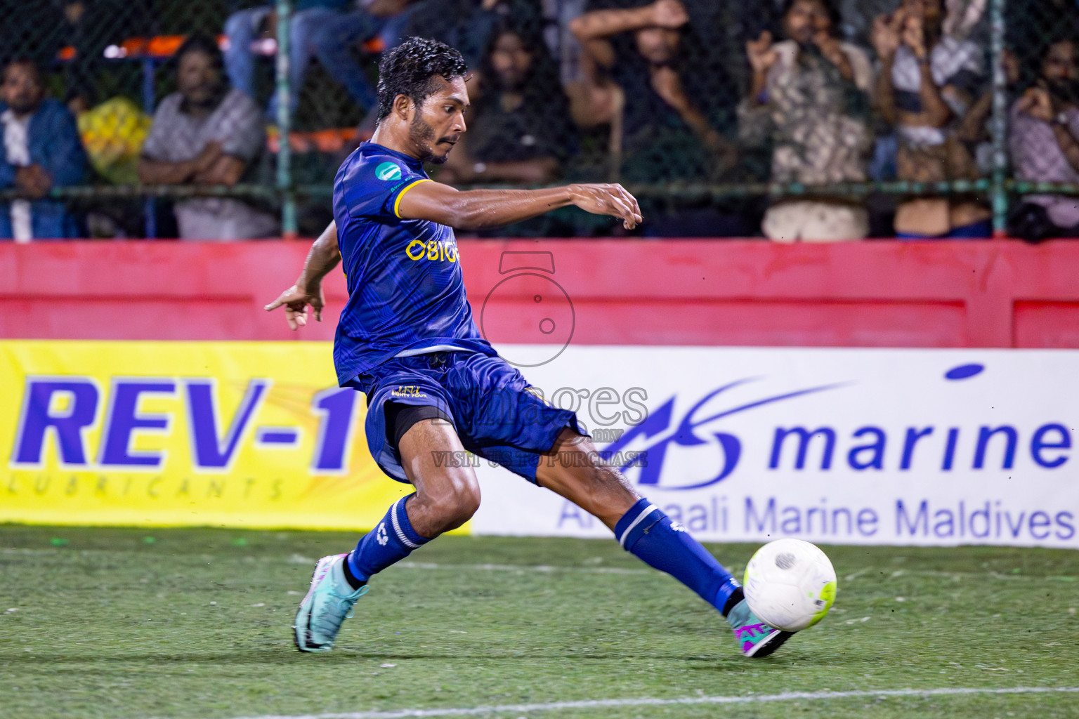 Maafannu VS B. Eydhafushi in Round of 16 on Day 40 of Golden Futsal Challenge 2024 which was held on Tuesday, 27th February 2024, in Hulhumale', Maldives Photos: Hassan Simah / images.mv